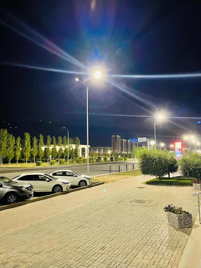 Park Avenue Напротив Ботанического Сада Astana Luaran gambar